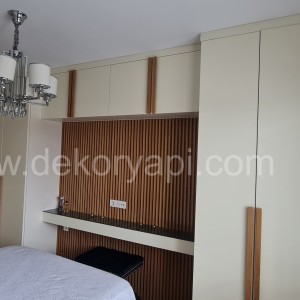 Elbise - Takı - Çanta dolabı 